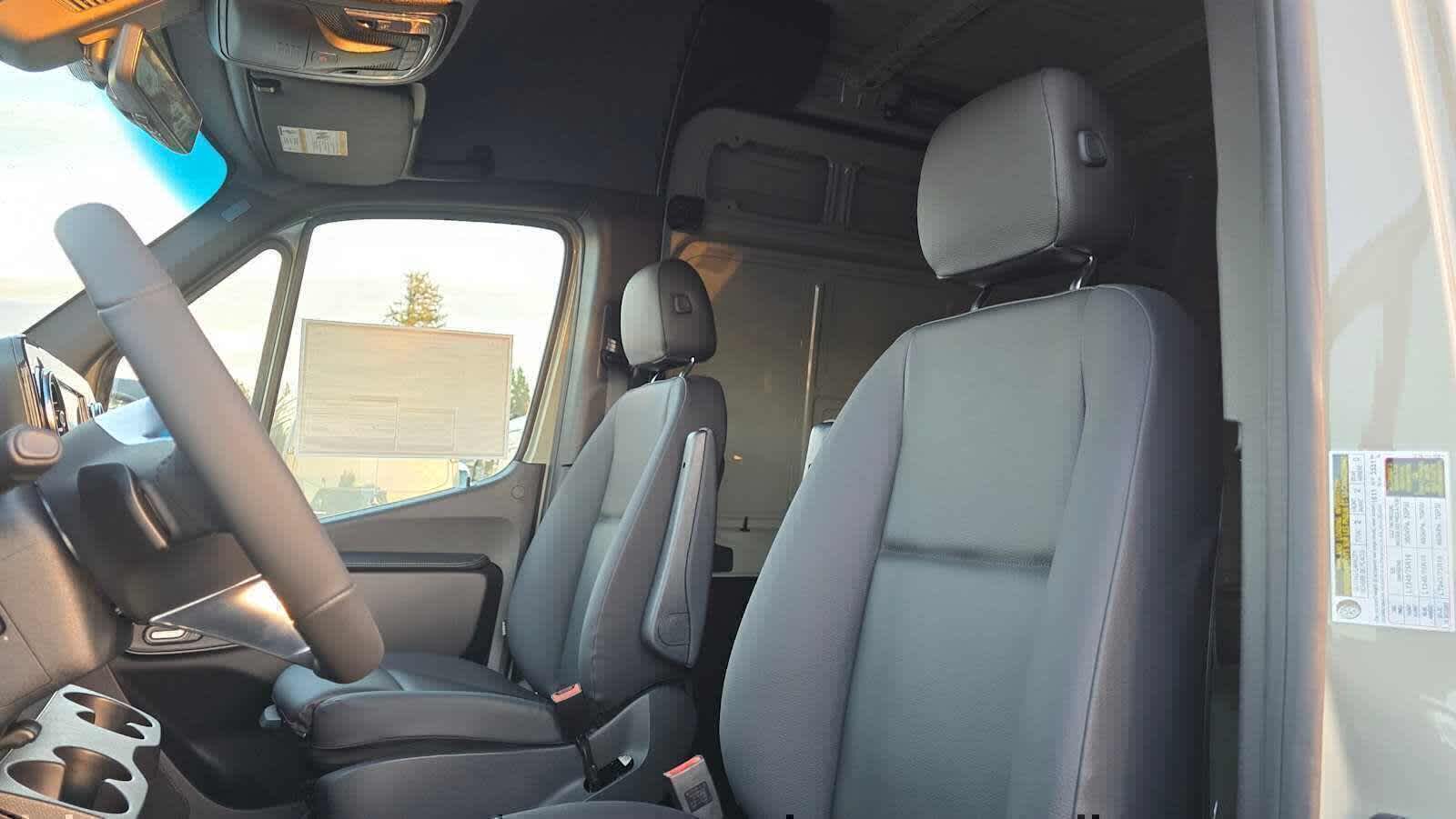 2026 Mercedes-Benz Sprinter 2500 Standard Roof I4 Diesel HO 144 AWD