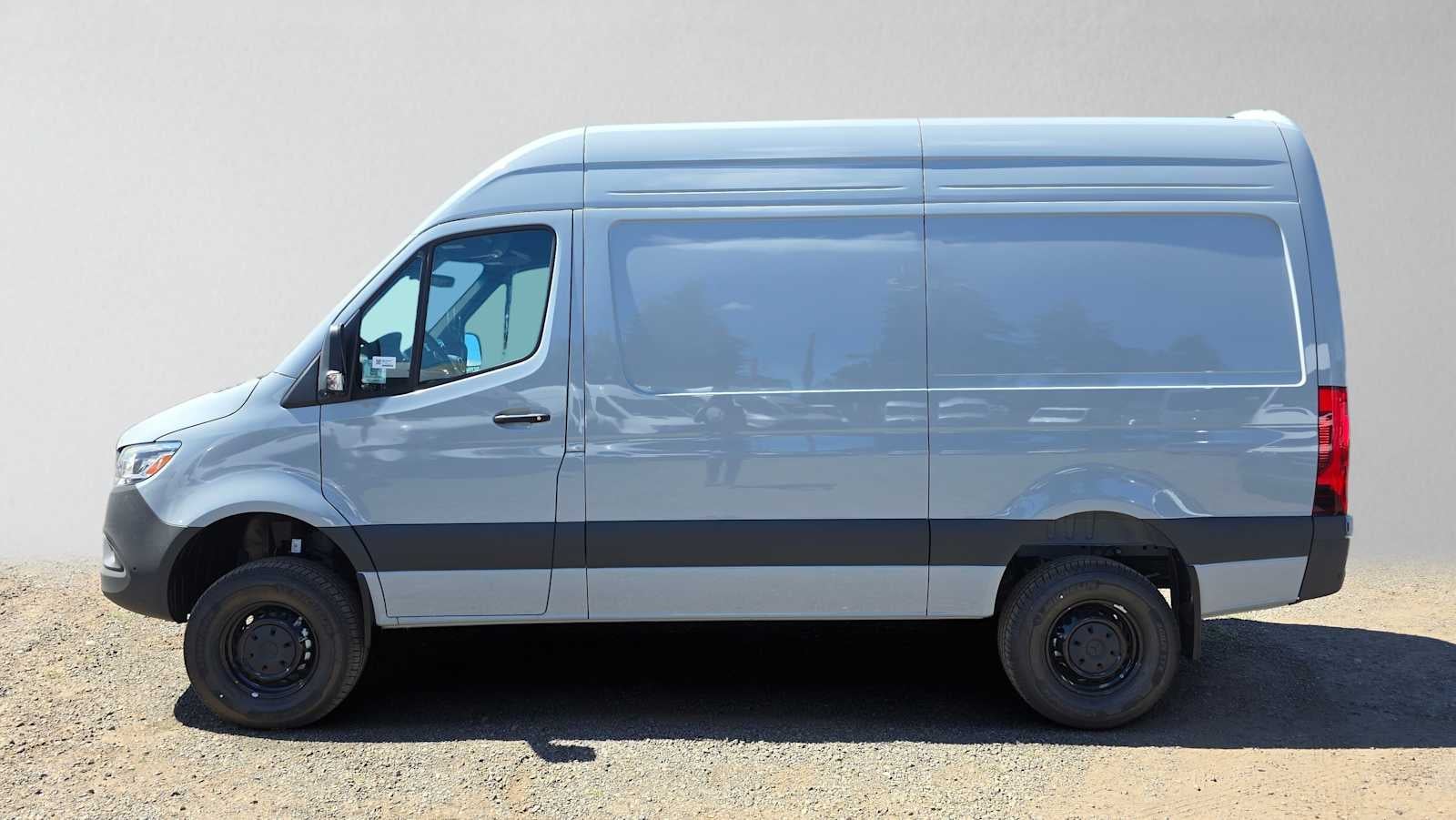 2026 Mercedes-Benz Sprinter 2500 Standard Roof I4 Diesel HO 144 AWD