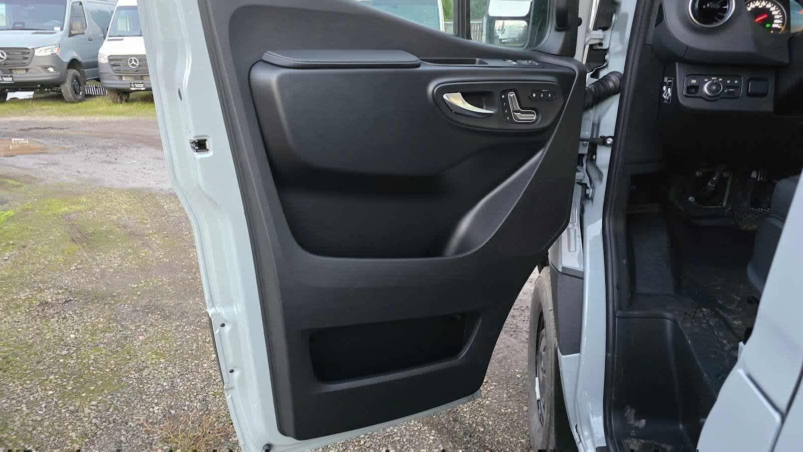 2026 Mercedes-Benz Sprinter 2500 Standard Roof I4 Diesel HO 144 AWD