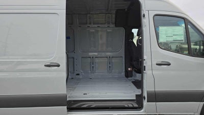 2026 Mercedes-Benz Sprinter 2500 Standard Roof I4 Diesel HO 144" AWD