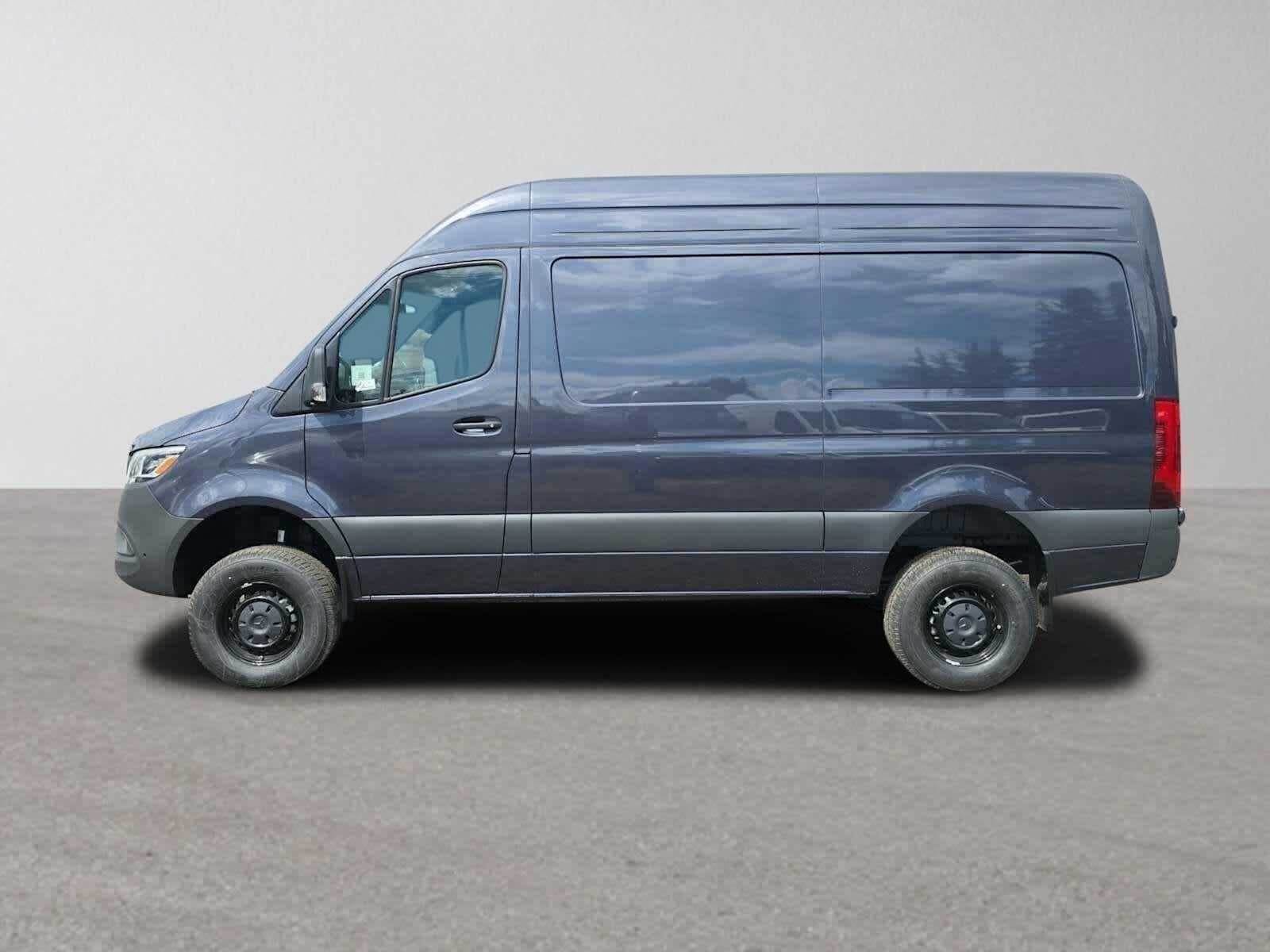2026 Mercedes-Benz Sprinter 2500 Standard Roof I4 Diesel HO 144 AWD