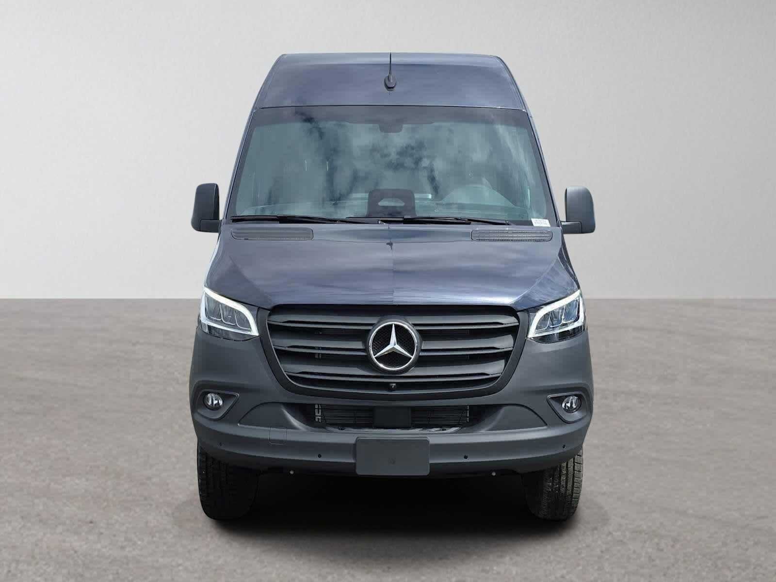 2026 Mercedes-Benz Sprinter 2500 Standard Roof I4 Diesel HO 144 AWD