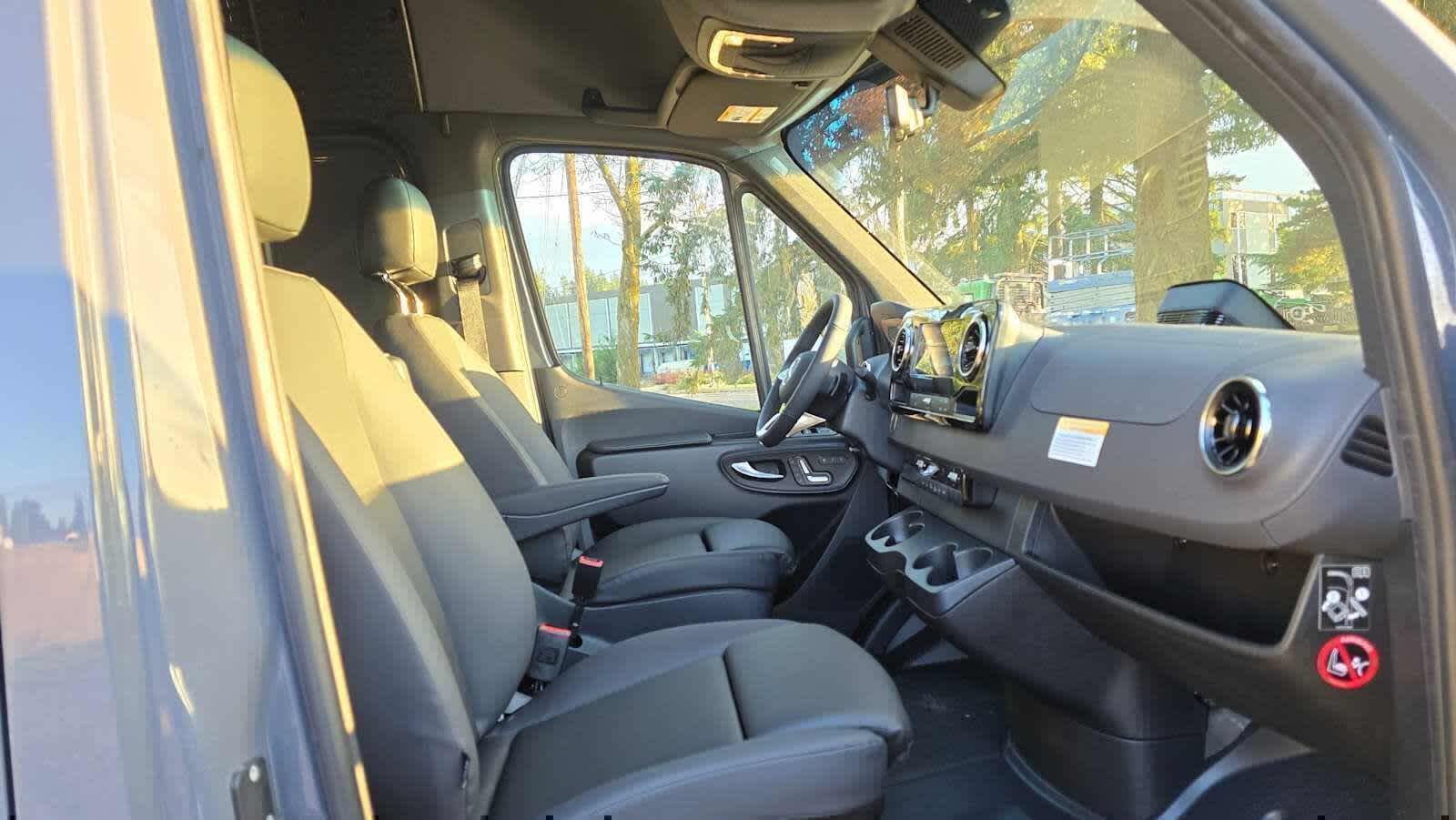 2026 Mercedes-Benz Sprinter 2500 Standard Roof I4 Diesel HO 144 AWD