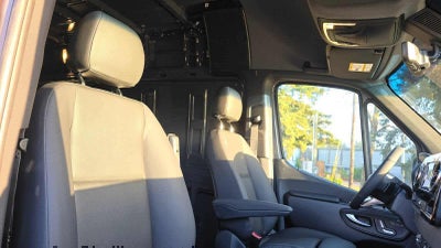 2026 Mercedes-Benz Sprinter 2500 Standard Roof I4 Diesel HO 144 AWD