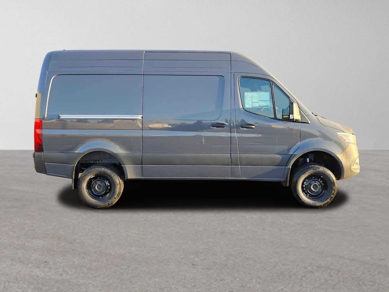 2026 Mercedes-Benz Sprinter 2500 Standard Roof I4 Diesel HO 144 AWD