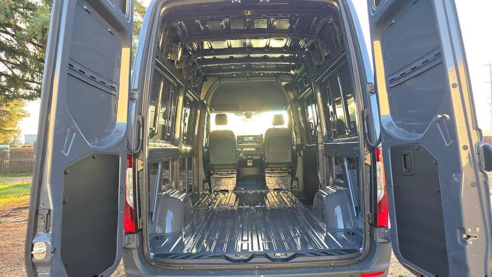 2026 Mercedes-Benz Sprinter 2500 Standard Roof I4 Diesel HO 144 AWD