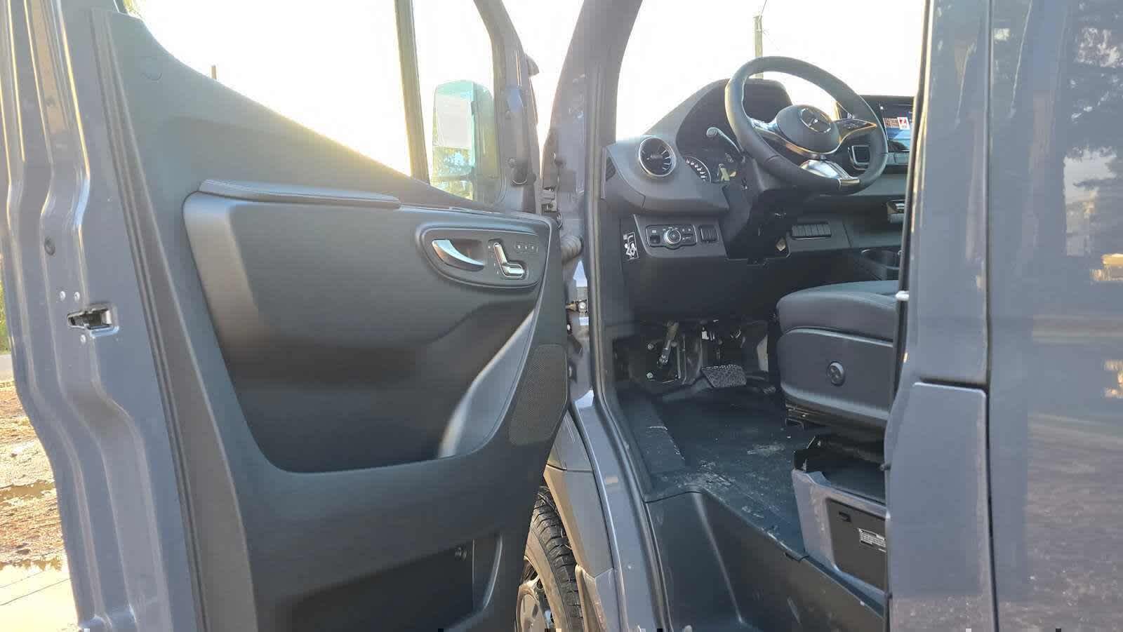 2026 Mercedes-Benz Sprinter 2500 Standard Roof I4 Diesel HO 144 AWD