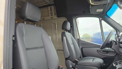 2026 Mercedes-Benz Sprinter 2500 Standard Roof I4 Diesel HO 144 AWD