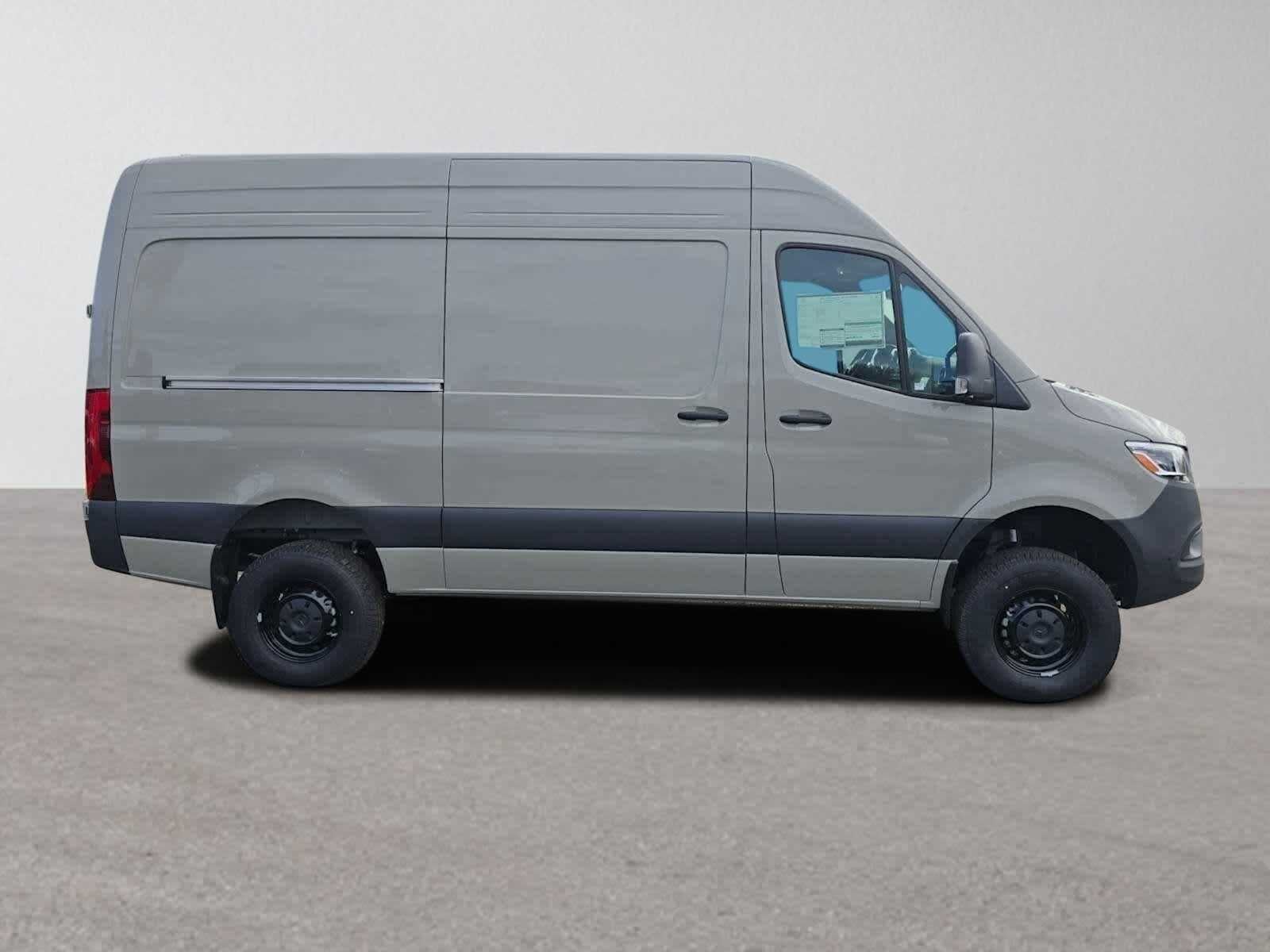 2026 Mercedes-Benz Sprinter 2500 Standard Roof I4 Diesel HO 144 AWD