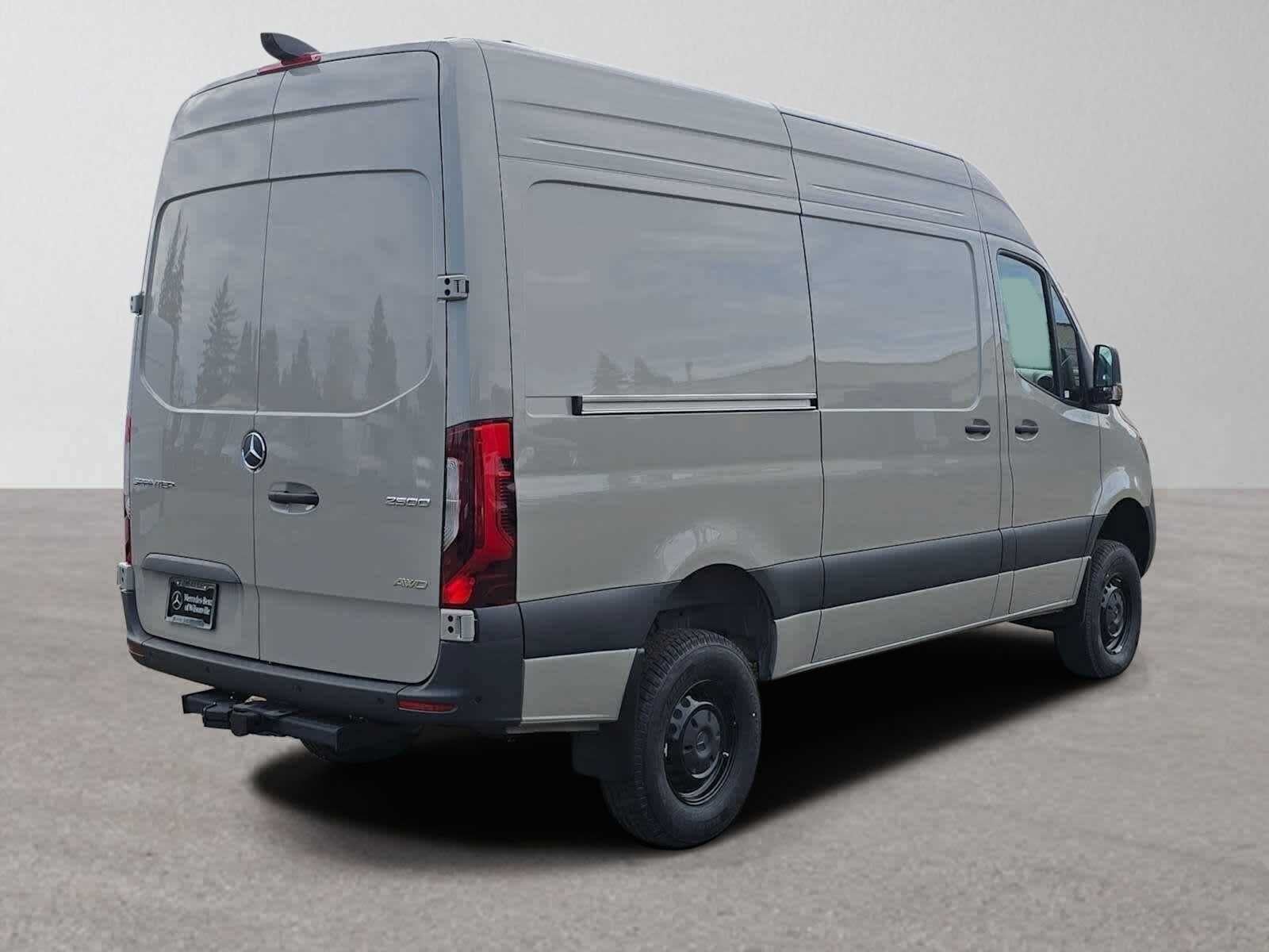 2026 Mercedes-Benz Sprinter 2500 Standard Roof I4 Diesel HO 144 AWD