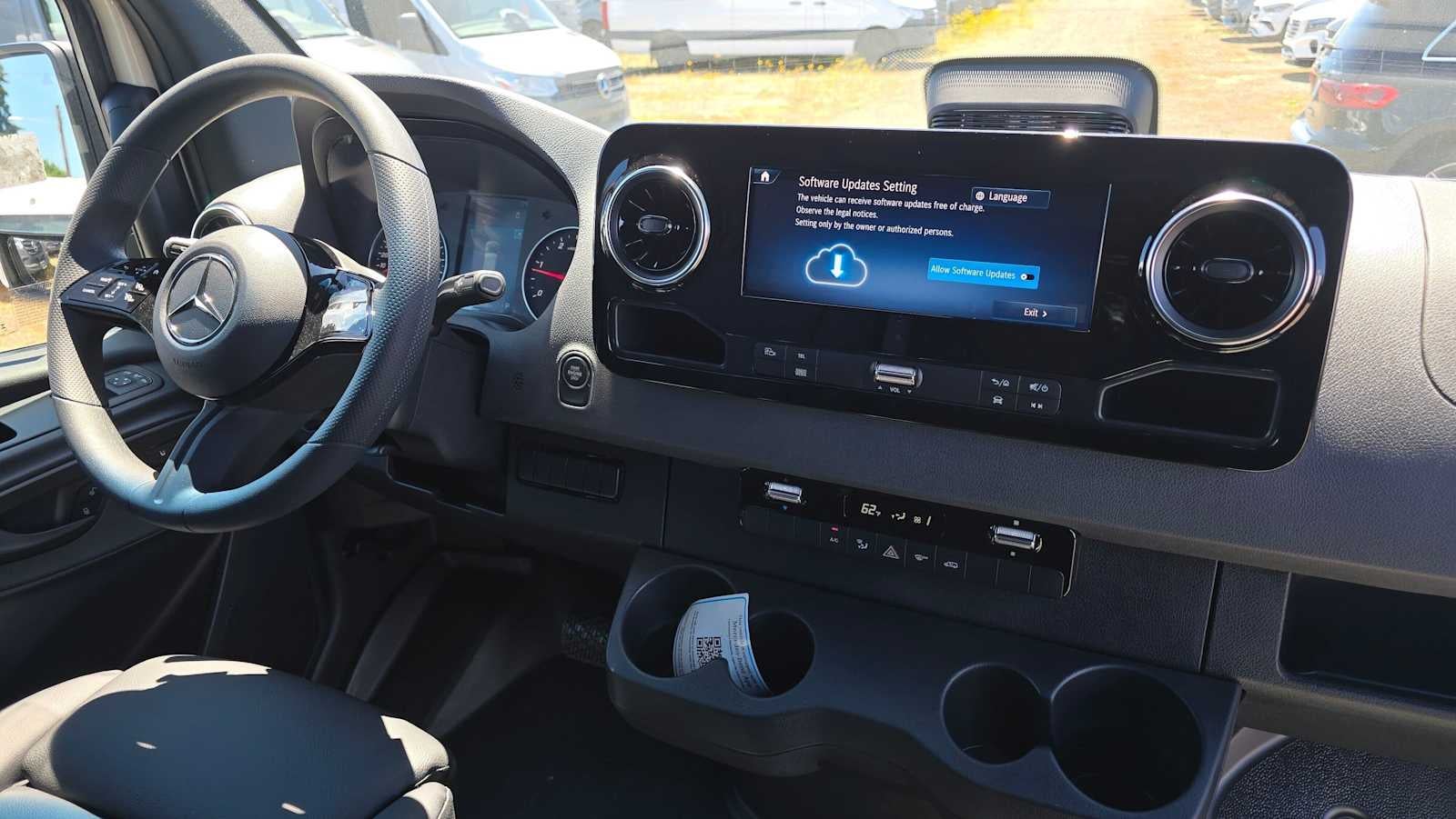 2026 Mercedes-Benz Sprinter 2500 Standard Roof I4 Diesel HO 144 AWD