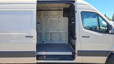 2026 Mercedes-Benz Sprinter 2500 Standard Roof I4 Diesel HO 144 AWD