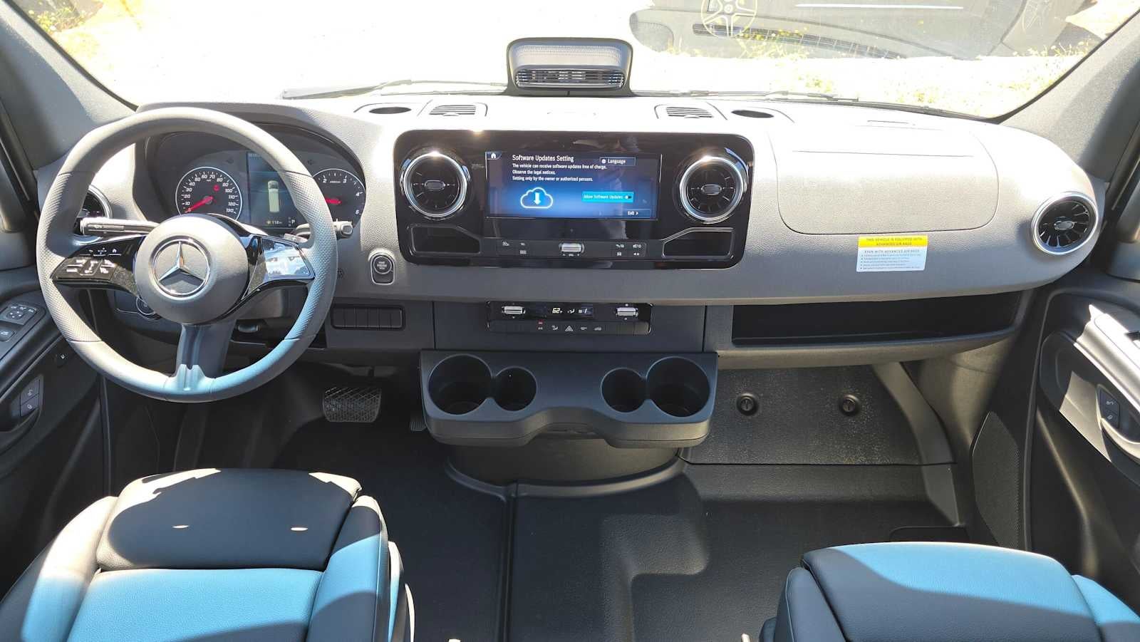 2026 Mercedes-Benz Sprinter 2500 Standard Roof I4 Diesel HO 144 AWD