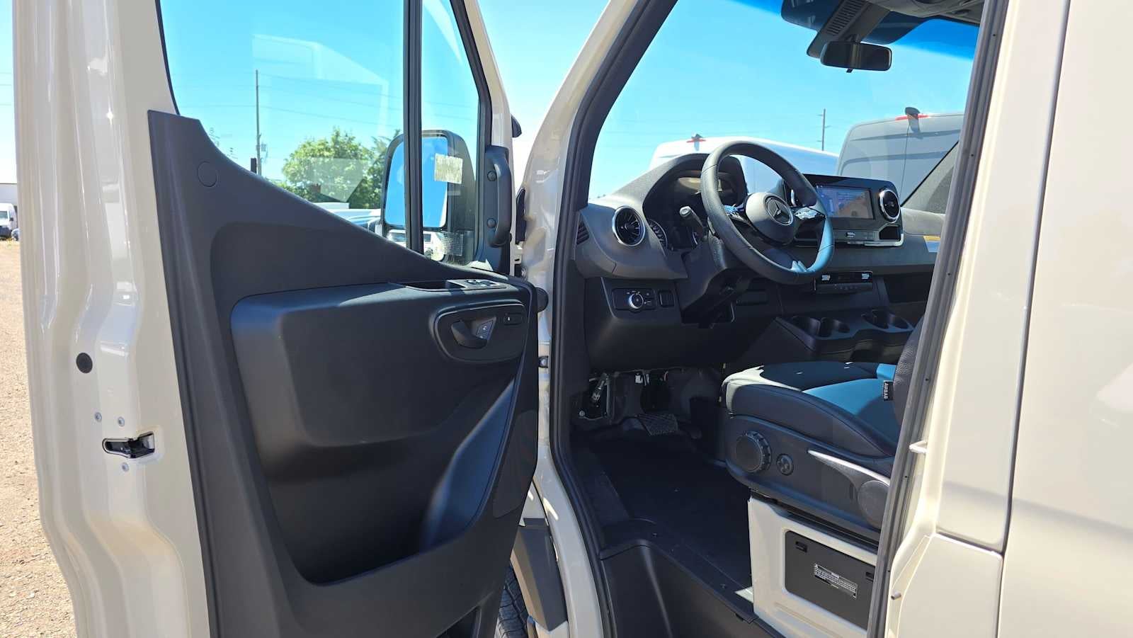 2026 Mercedes-Benz Sprinter 2500 Standard Roof I4 Diesel HO 144 AWD
