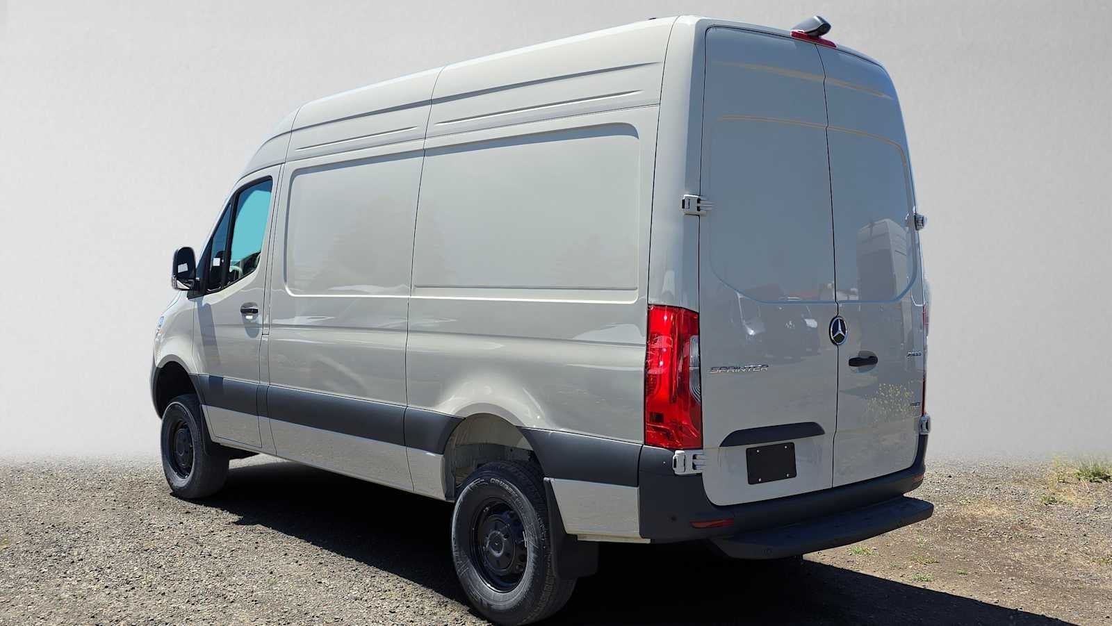2026 Mercedes-Benz Sprinter 2500 Standard Roof I4 Diesel HO 144 AWD