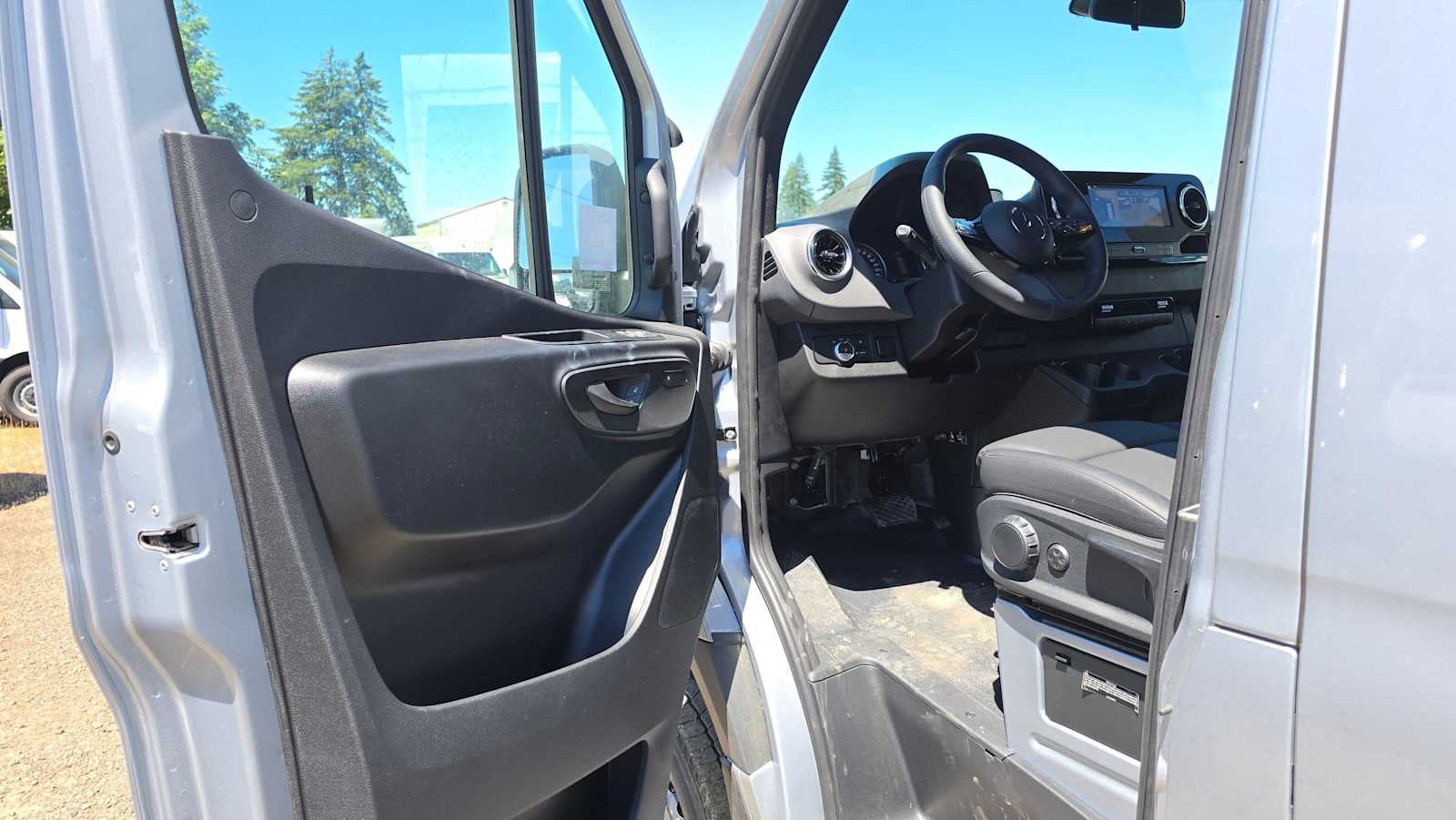 2025 Mercedes-Benz Sprinter Cargo Van 2500 Standard Roof I4 Diesel HO 144 AWD