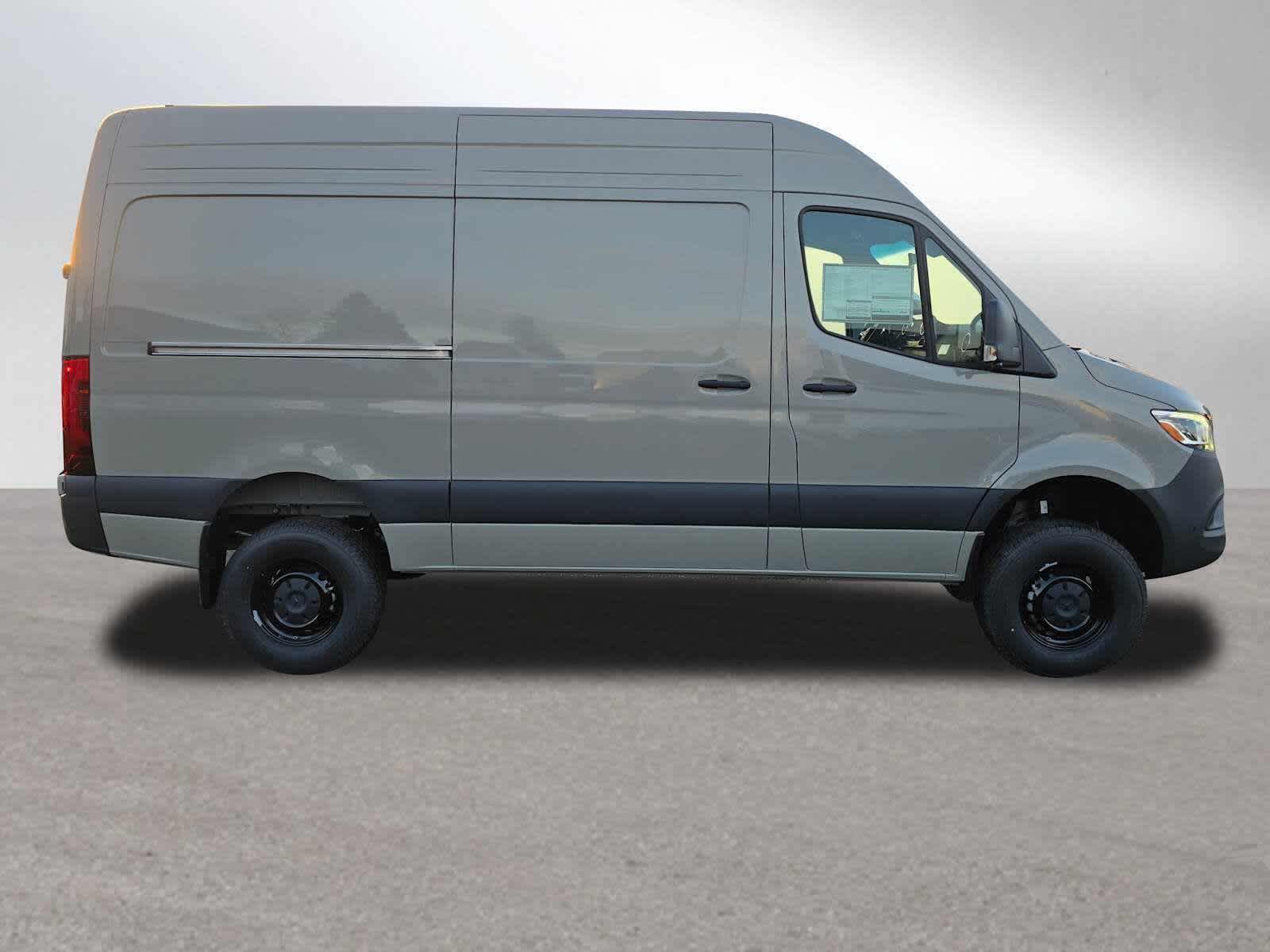 2026 Mercedes-Benz Sprinter 2500 Standard Roof I4 Diesel HO 144 AWD