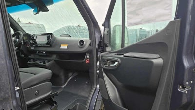 2026 Mercedes-Benz Sprinter 2500 Standard Roof I4 Diesel HO 144 AWD