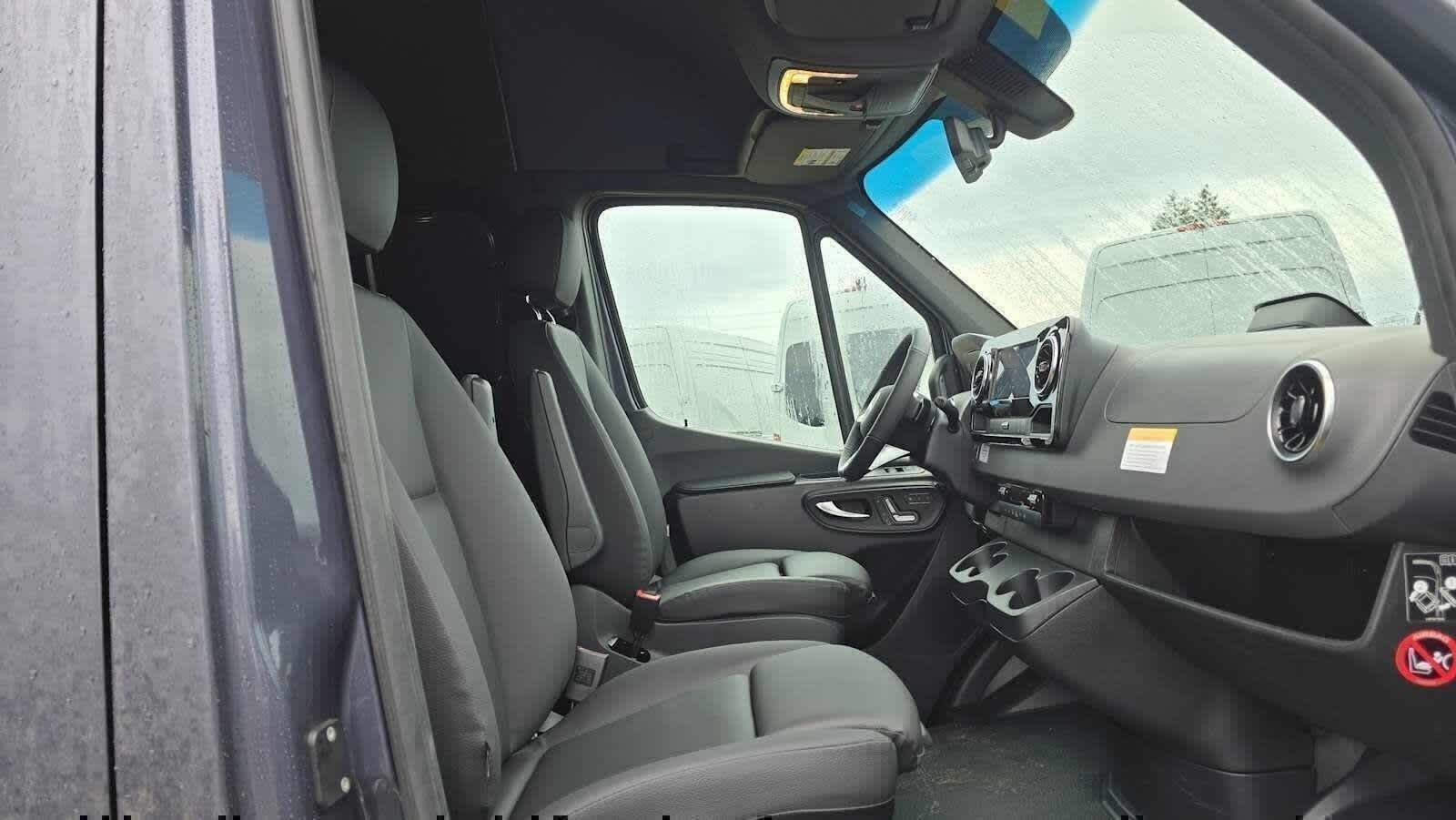 2026 Mercedes-Benz Sprinter 2500 Standard Roof I4 Diesel HO 144 AWD