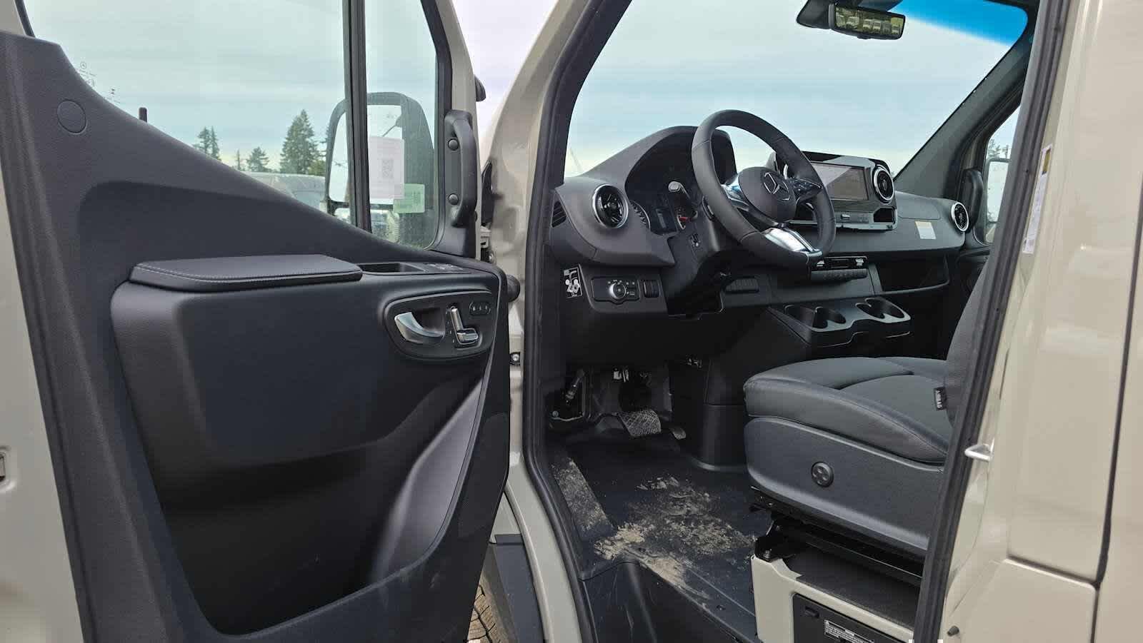 2026 Mercedes-Benz Sprinter 2500 Standard Roof I4 Diesel HO 144" AWD