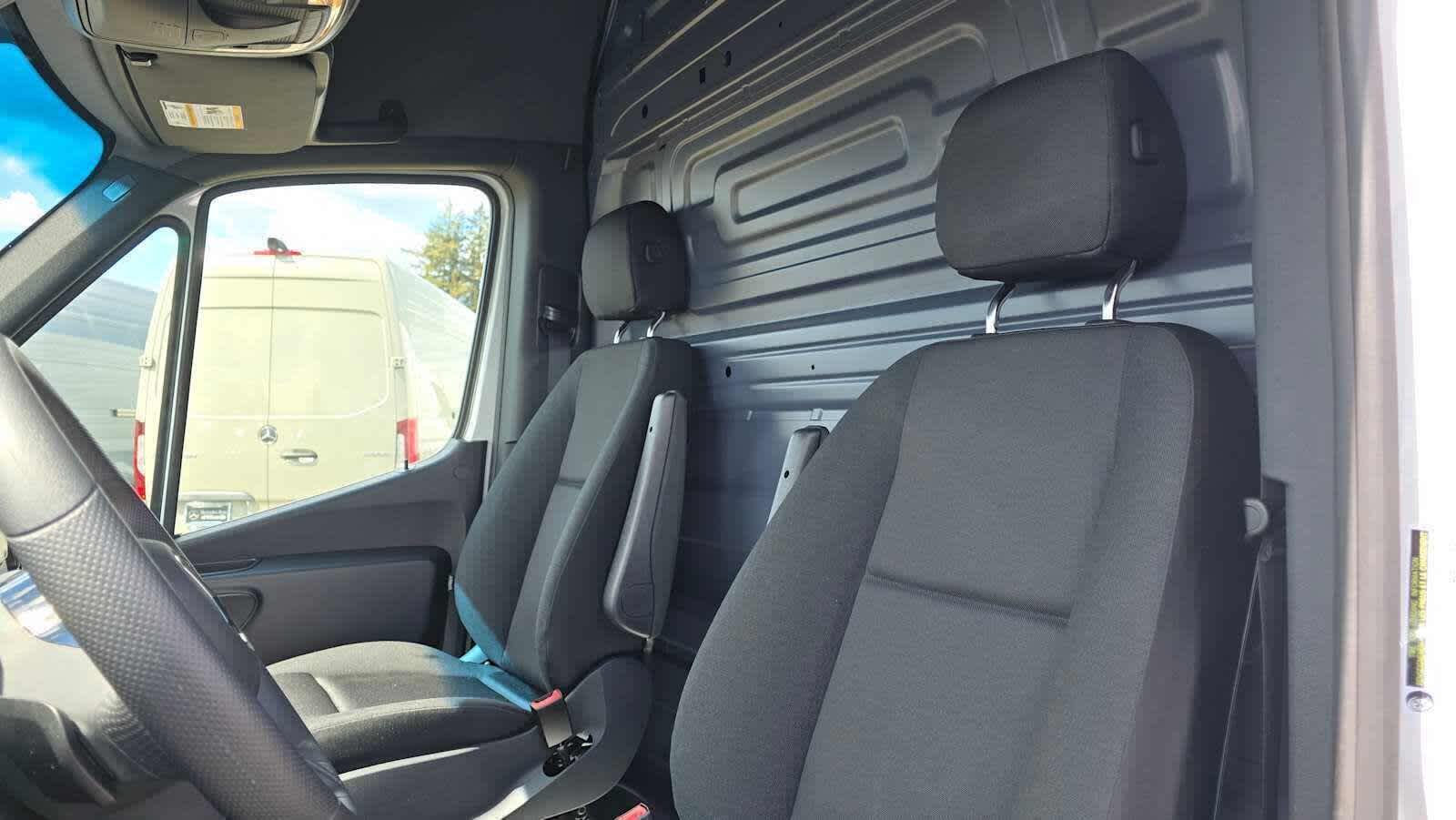 2025 Mercedes-Benz Sprinter Cargo Van 2500 High Roof I4 Diesel HO 170 RWD