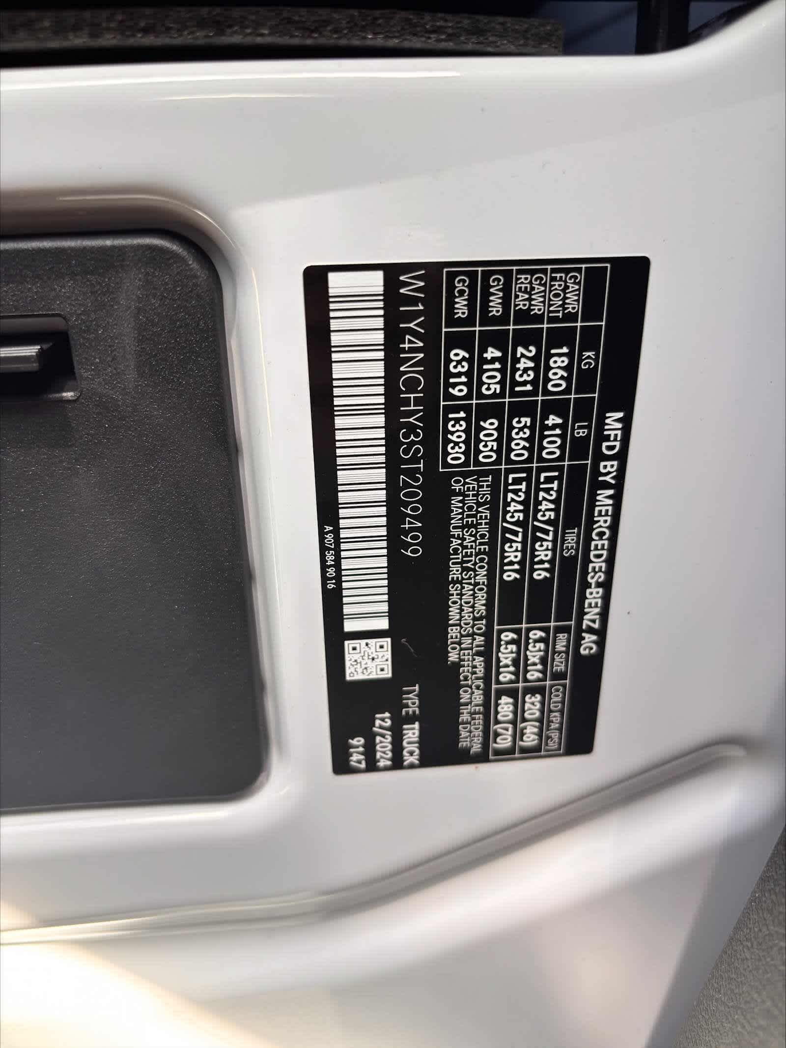 2025 Mercedes-Benz Sprinter Cargo Van 2500 High Roof I4 Diesel HO 170 RWD