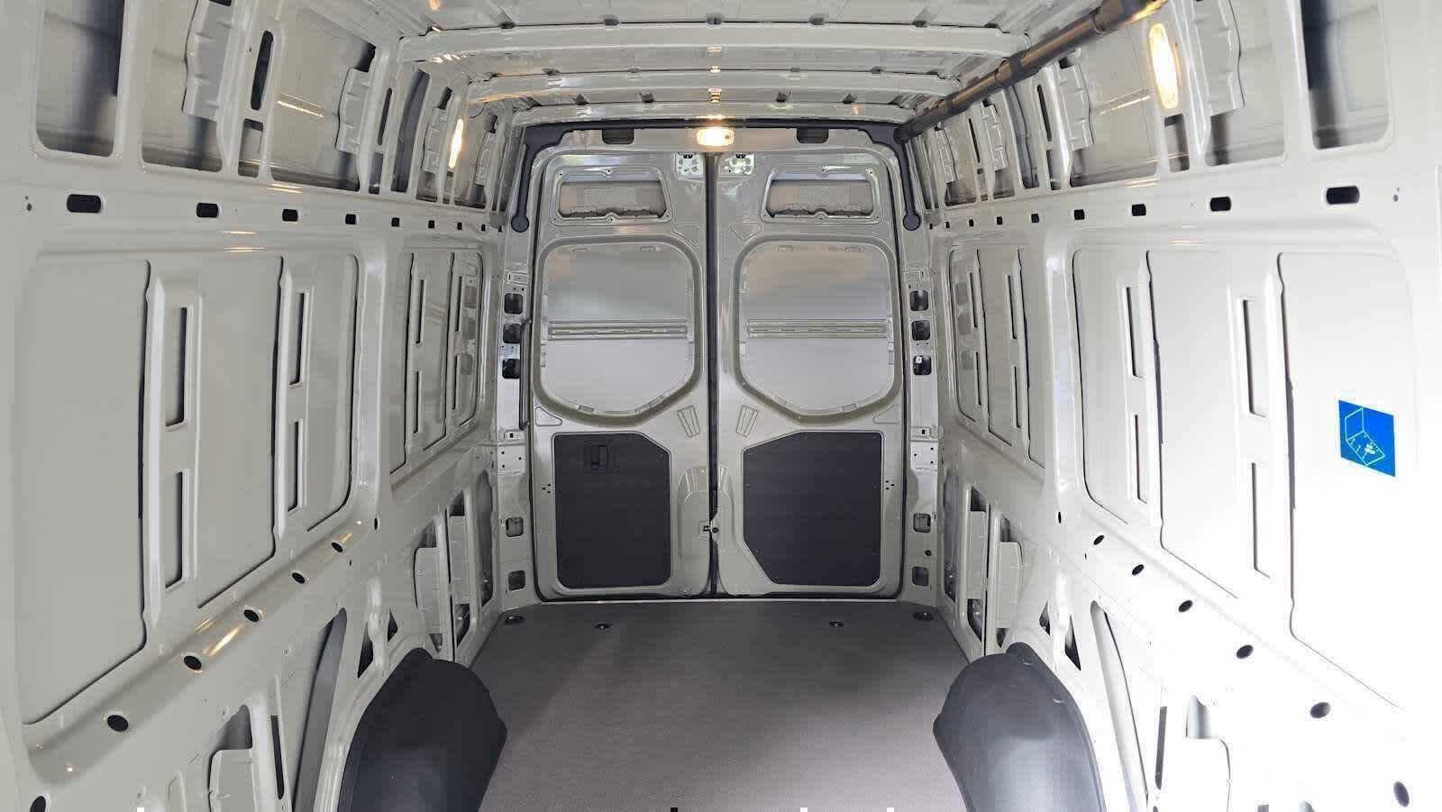 2026 Mercedes-Benz Sprinter 2500 High Roof I4 Diesel HO 170 AWD