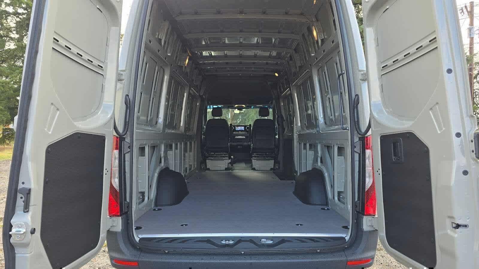 2026 Mercedes-Benz Sprinter 2500 High Roof I4 Diesel HO 170 AWD