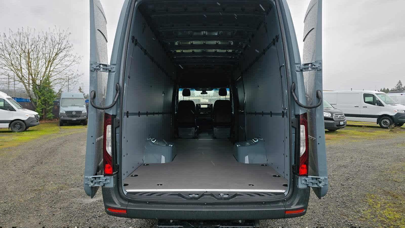 2026 Mercedes-Benz Sprinter Cargo Van 3500XD High Roof I4 Diesel HO 170 Extended RWD
