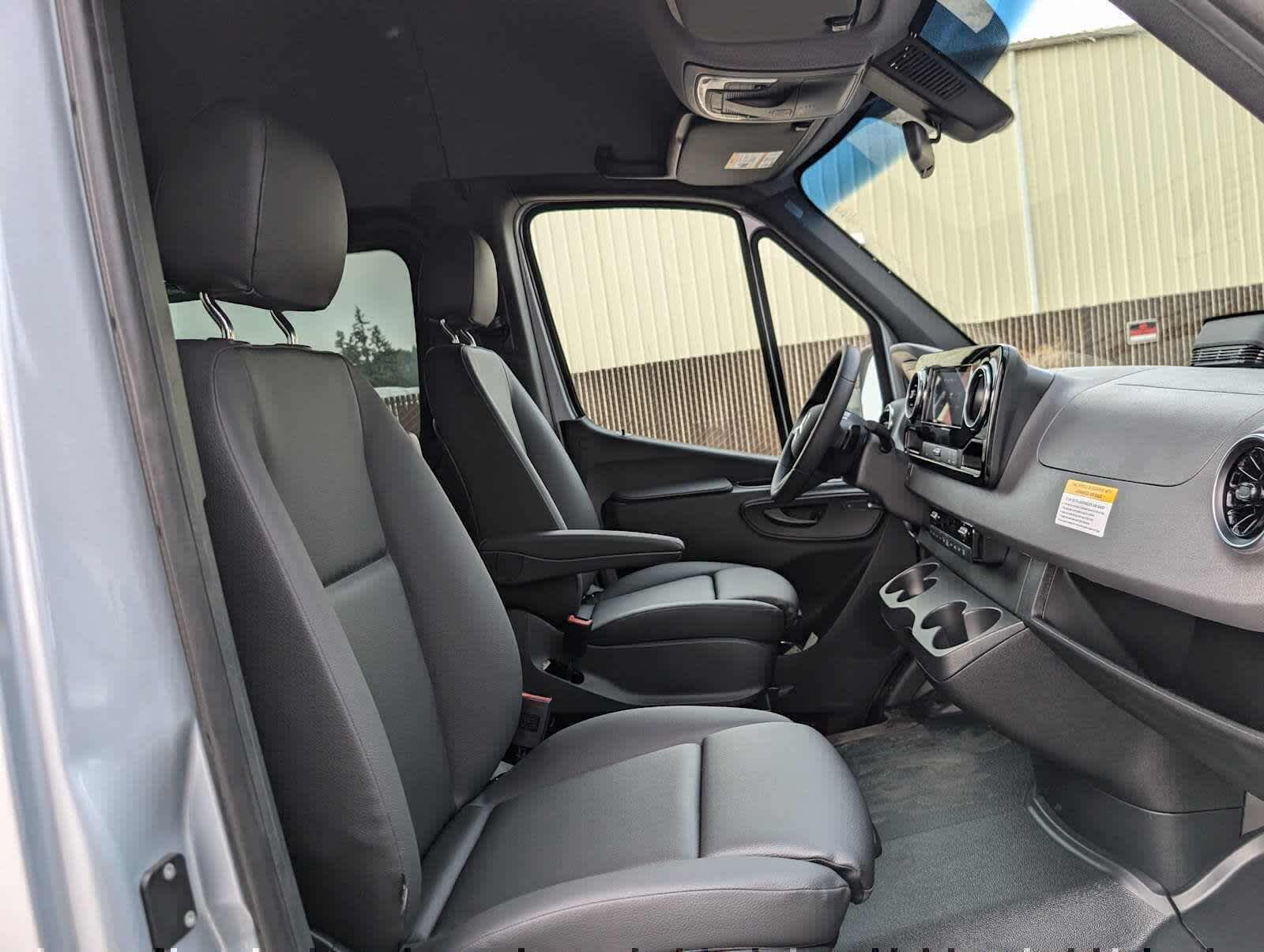 2025 Mercedes-Benz Sprinter 2500 Standard Roof I4 Diesel 144" RWD