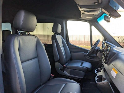 2025 Mercedes-Benz Sprinter Passenger Van 2500 Standard Roof I4 Diesel 144 RWD