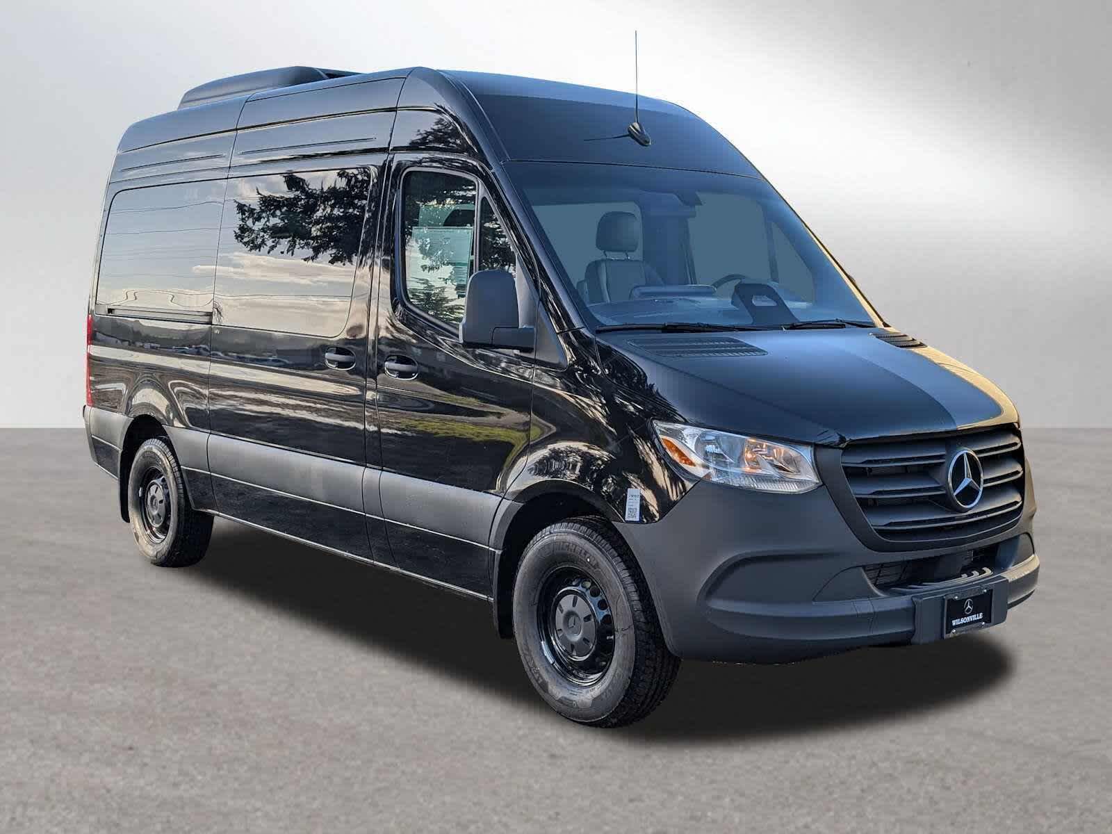 2025 Mercedes-Benz Sprinter Passenger Van 2500 Standard Roof I4 Diesel 144 RWD