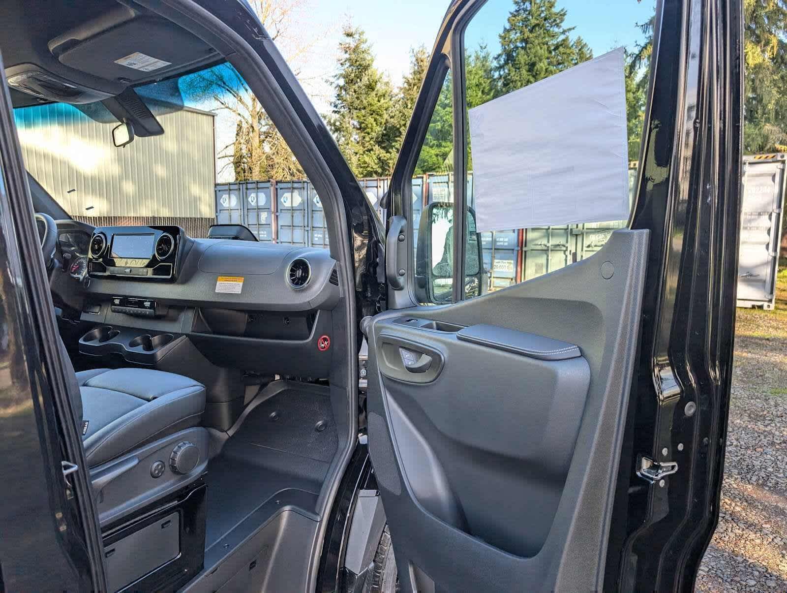 2025 Mercedes-Benz Sprinter Passenger Van 2500 Standard Roof I4 Diesel 144 RWD