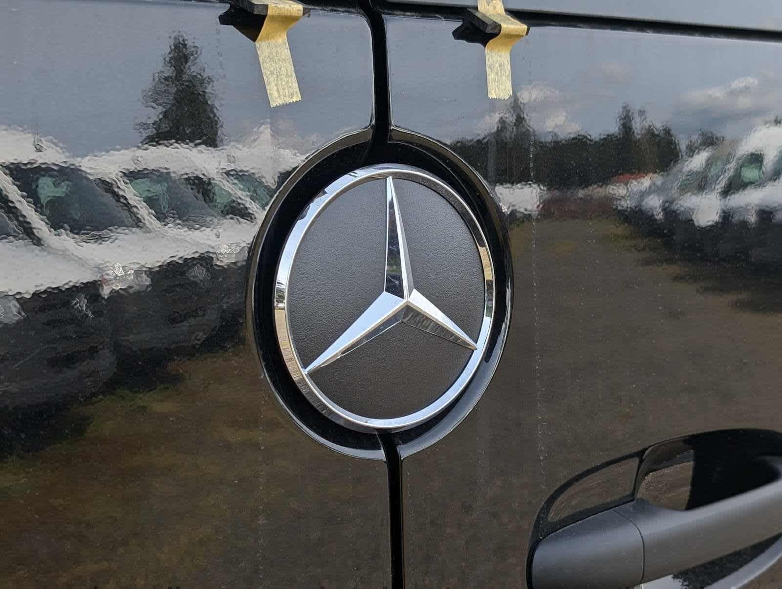 2025 Mercedes-Benz Sprinter Passenger Van 2500 Standard Roof I4 Diesel 144" RWD