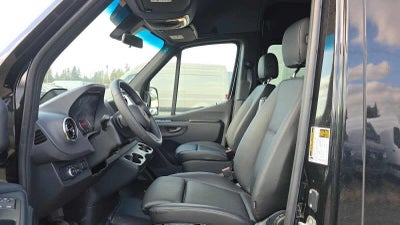 2025 Mercedes-Benz Sprinter Passenger Van 2500 Standard Roof I4 Diesel HO 144 RWD