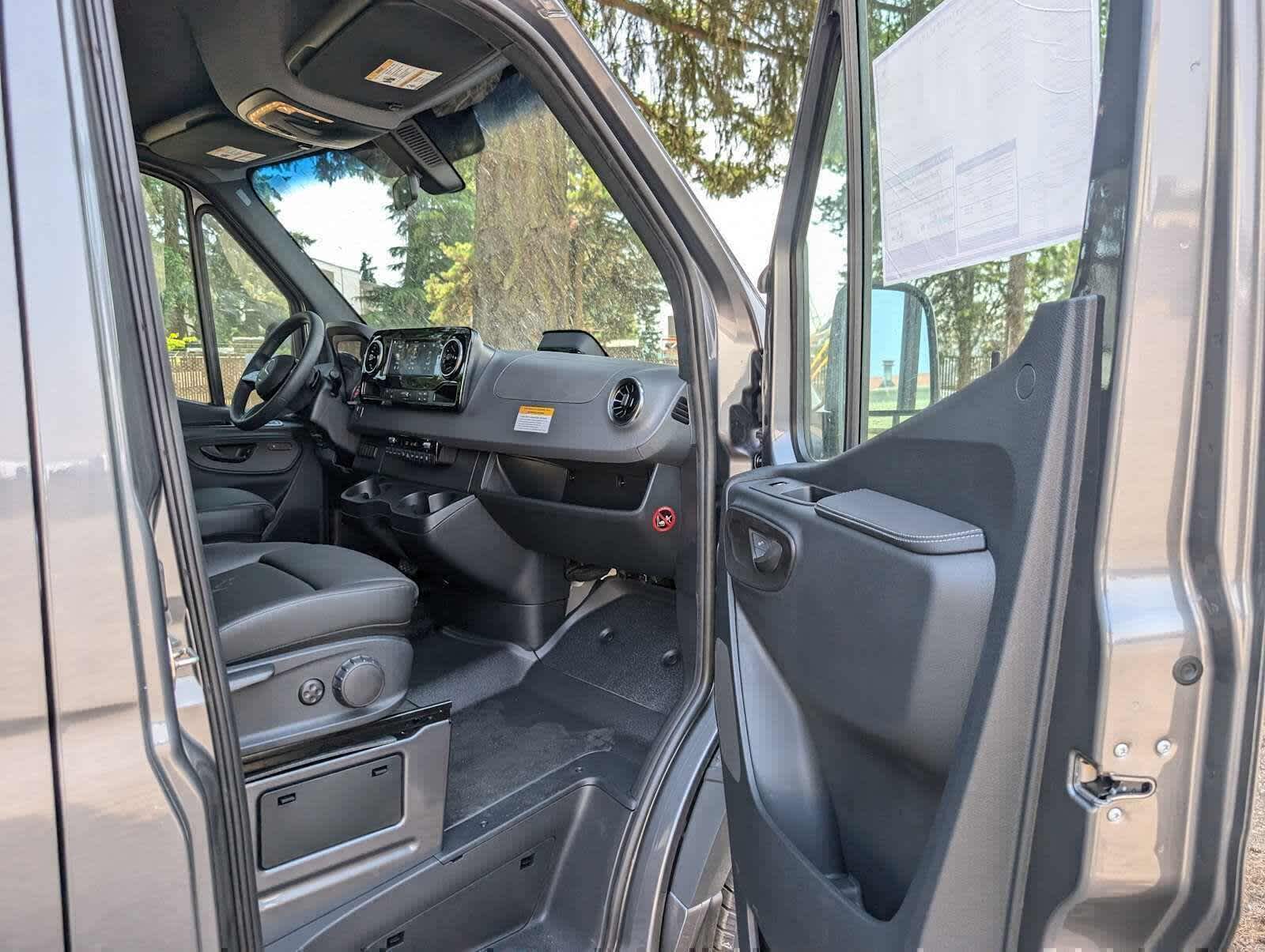 2025 Mercedes-Benz Sprinter Passenger Van 2500 Standard Roof I4 Diesel HO 144" RWD
