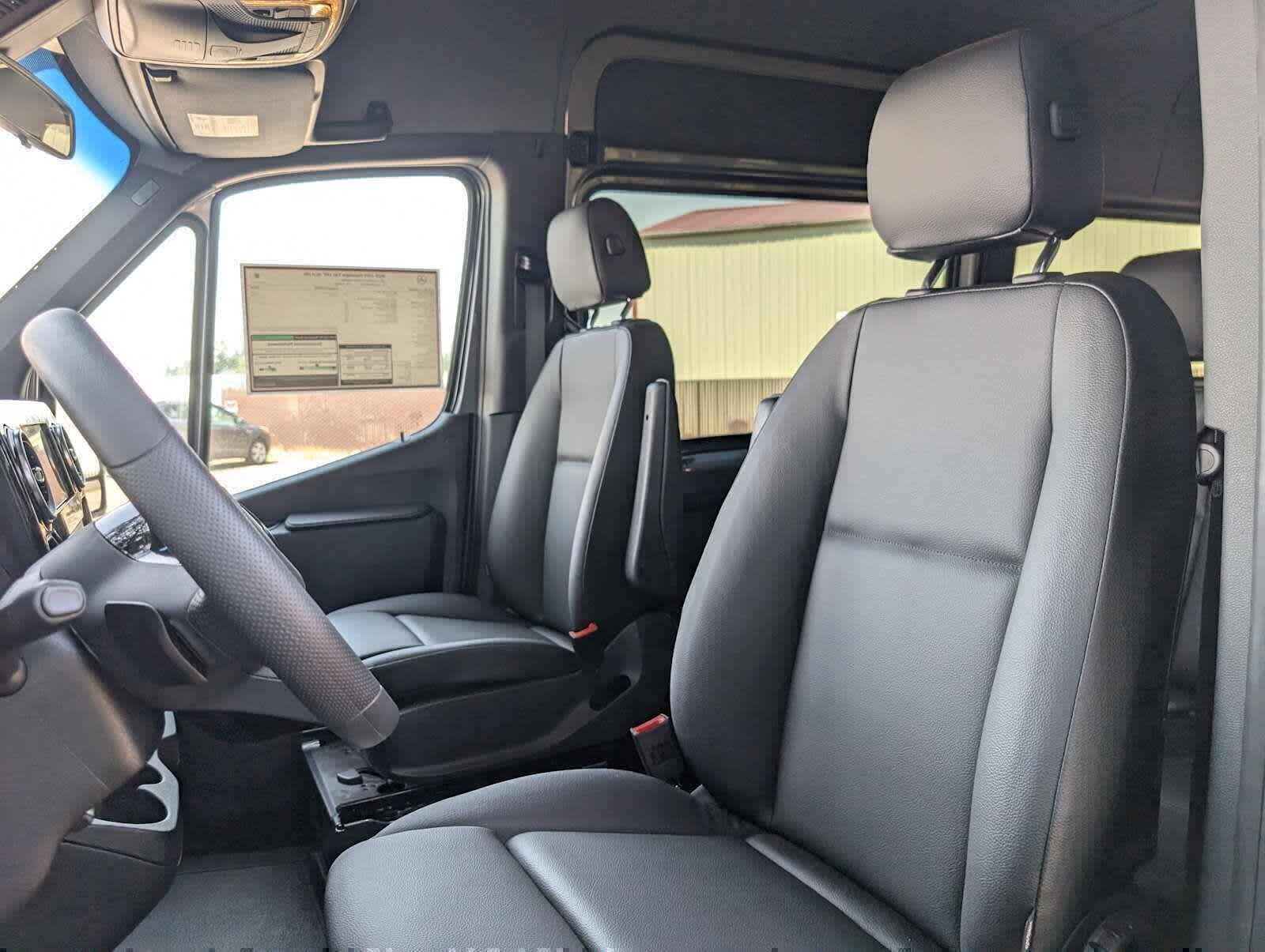 2025 Mercedes-Benz Sprinter Passenger Van 2500 Standard Roof I4 Diesel HO 144" RWD