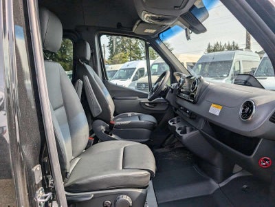 2025 Mercedes-Benz Sprinter Passenger Van 2500 Standard Roof I4 Diesel HO 144 RWD