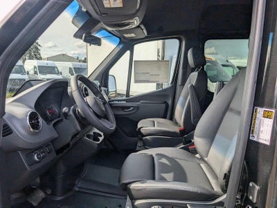 2025 Mercedes-Benz Sprinter Passenger Van 2500 Standard Roof I4 Diesel HO 144 RWD