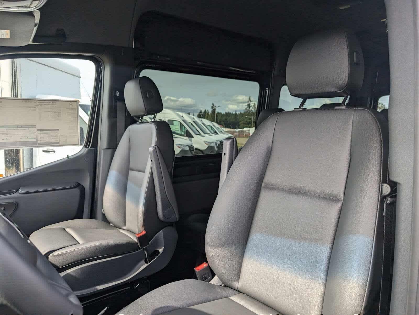 2025 Mercedes-Benz Sprinter Passenger Van 2500 Standard Roof I4 Diesel HO 144 RWD