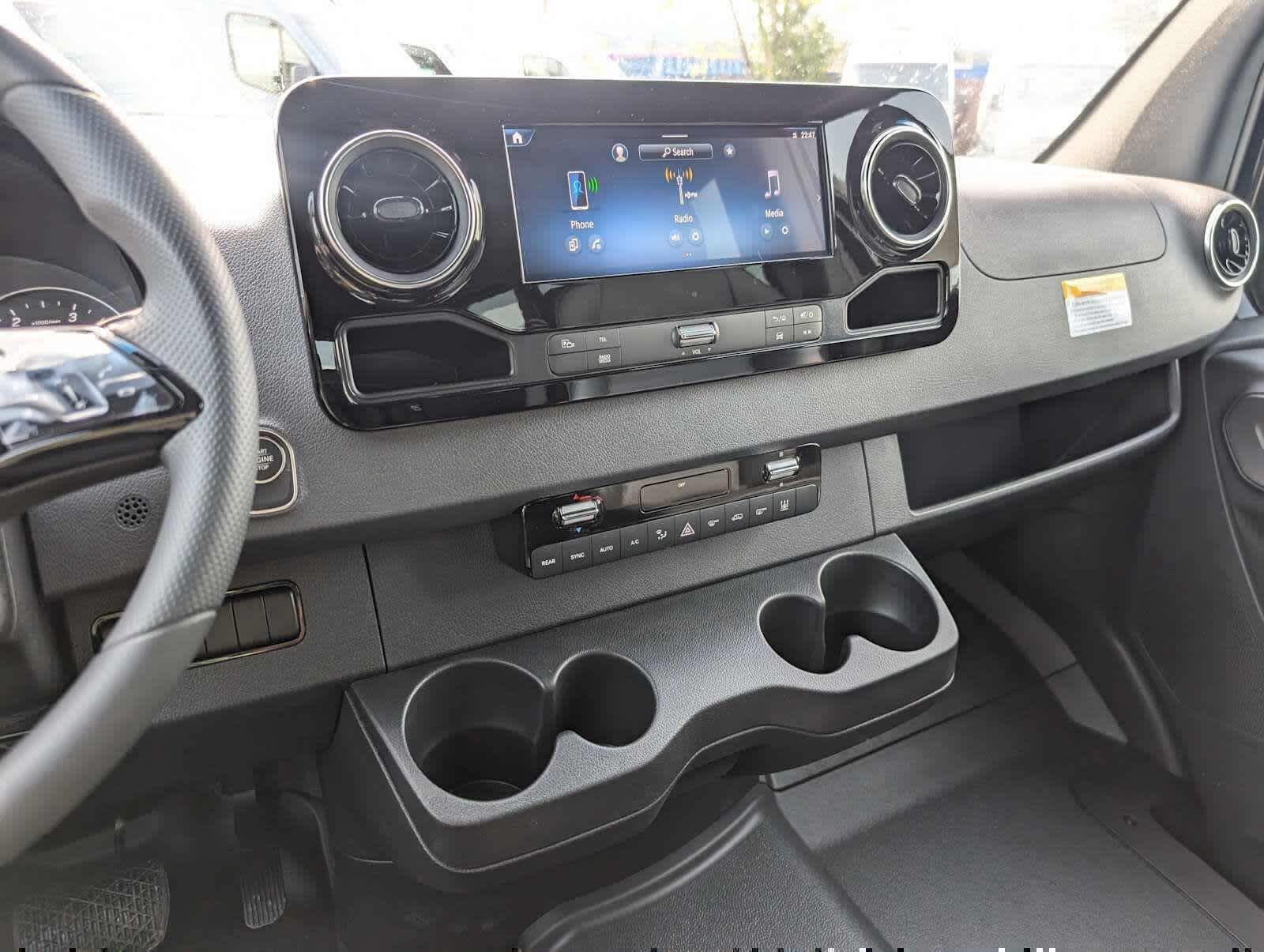 2025 Mercedes-Benz Sprinter Passenger Van 2500 Standard Roof I4 Diesel HO 144 RWD