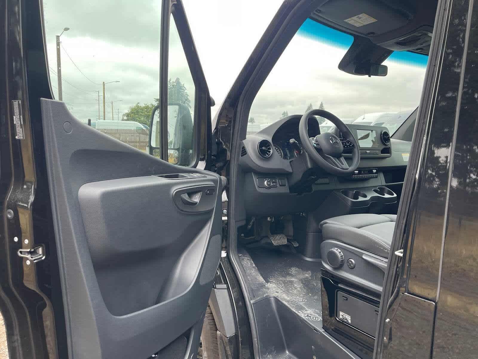 2024 Mercedes-Benz Sprinter Passenger Van 2500 Standard Roof I4 Diesel HO 144 RWD