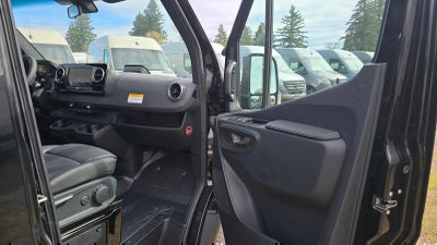 2025 Mercedes-Benz Sprinter Passenger Van 2500 Standard Roof I4 Diesel HO 144 RWD