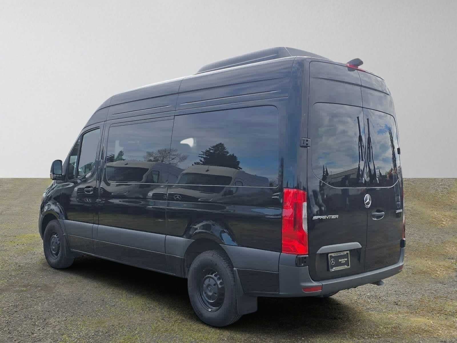 2025 Mercedes-Benz Sprinter Passenger Van 2500 Standard Roof I4 Diesel HO 144 RWD