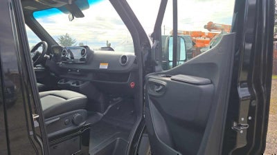 2025 Mercedes-Benz Sprinter Passenger Van 2500 Standard Roof I4 Diesel HO 144 RWD
