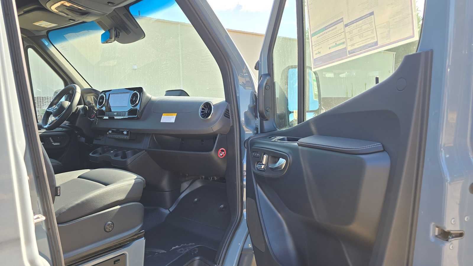 2026 Mercedes-Benz Sprinter Passenger Van 2500 Standard Roof I4 Diesel HO 144 AWD
