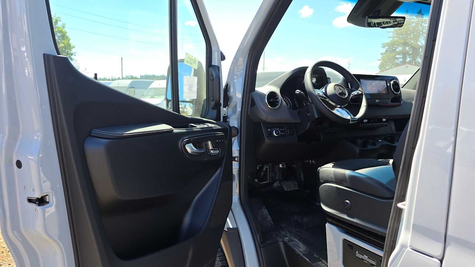 2026 Mercedes-Benz Sprinter Passenger Van 2500 Standard Roof I4 Diesel HO 144 AWD