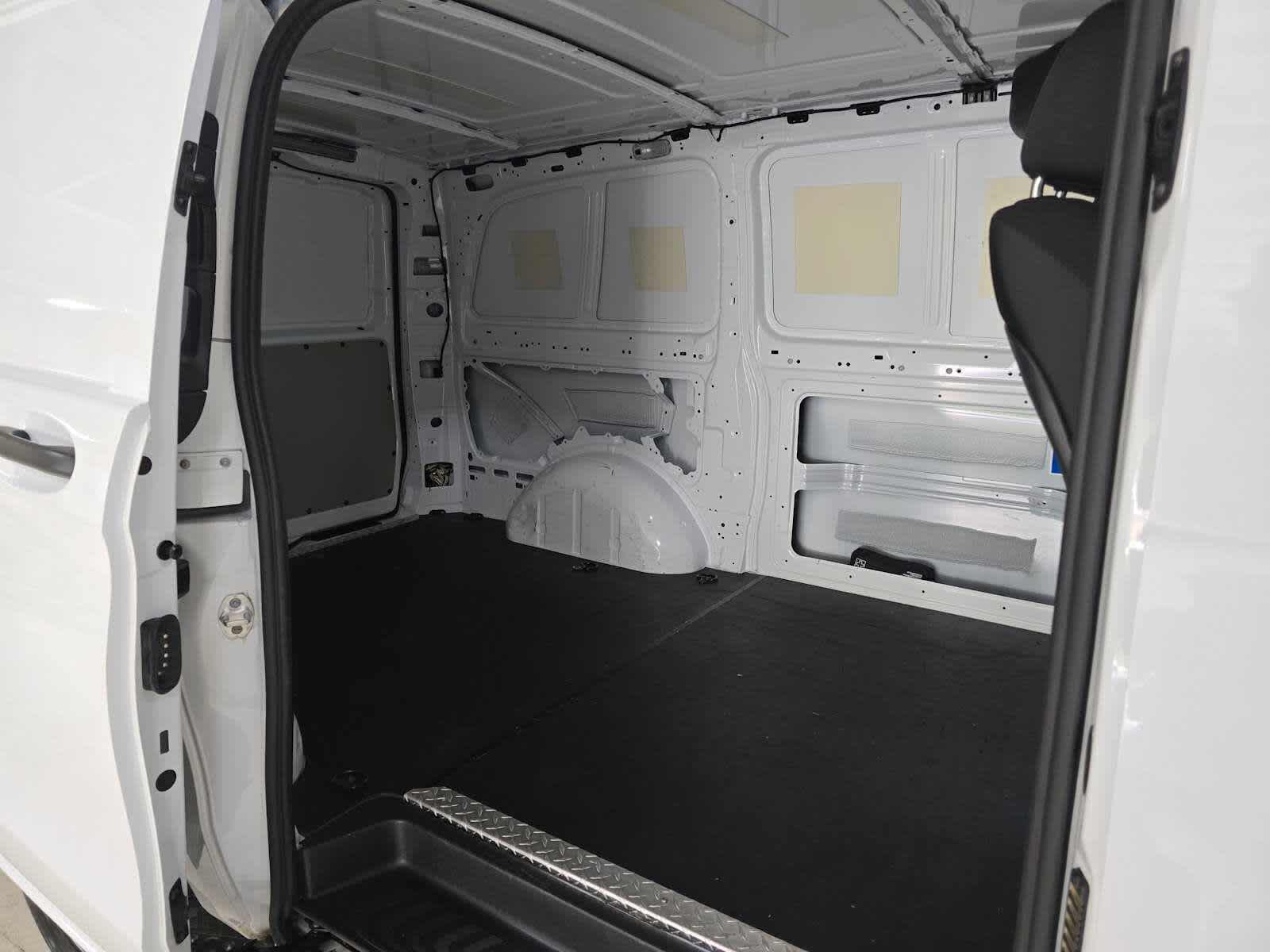 2020 Mercedes-Benz Metris Cargo Van Standard Roof 126 Wheelbase