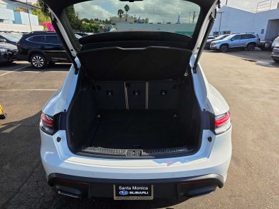 2026 Porsche Macan AWD