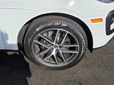 2026 Porsche Macan AWD